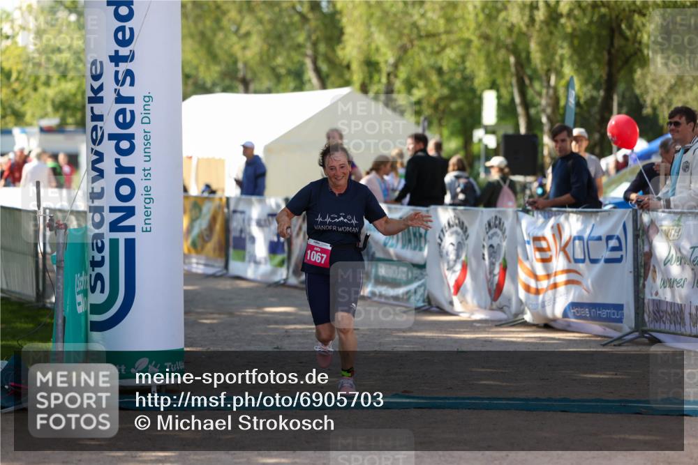 01.09.2024 - 17. Tribühne Triathlon Michael Strokosch http://msf.ph/oto/6905703 01.09.2024 11:08:36 Ziel 279, 1067 meine-sportfotos.de