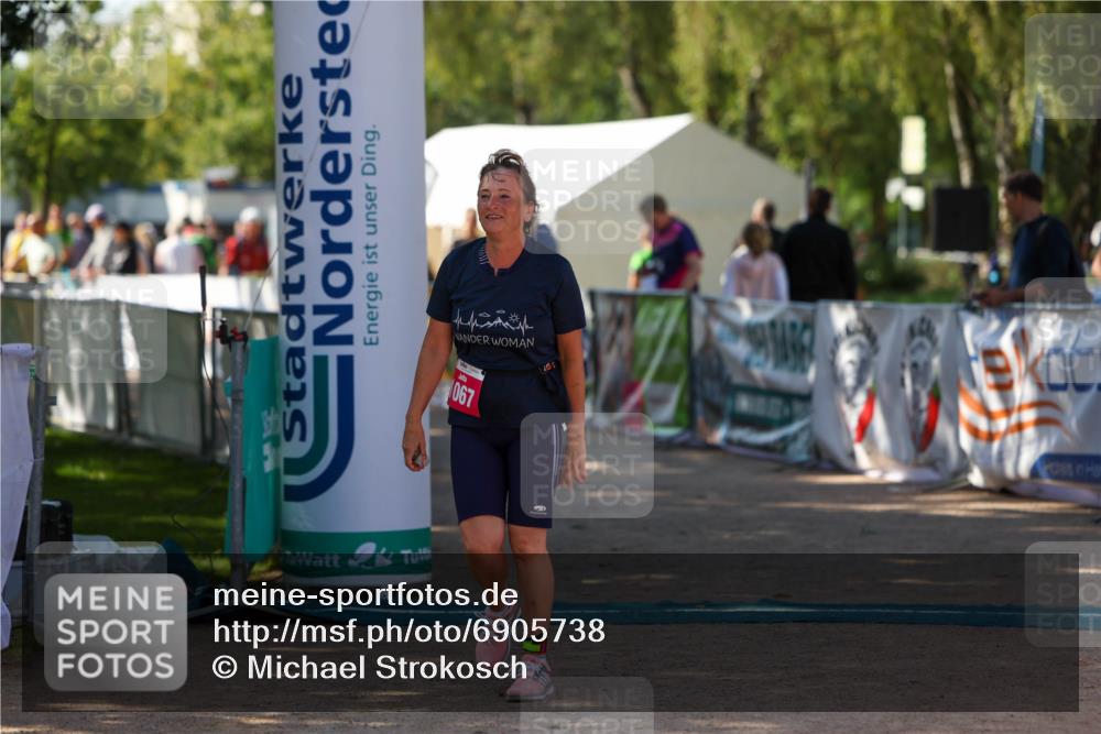 01.09.2024 - 17. Tribühne Triathlon Michael Strokosch http://msf.ph/oto/6905738 01.09.2024 11:08:38 Ziel 279, 1067 meine-sportfotos.de
