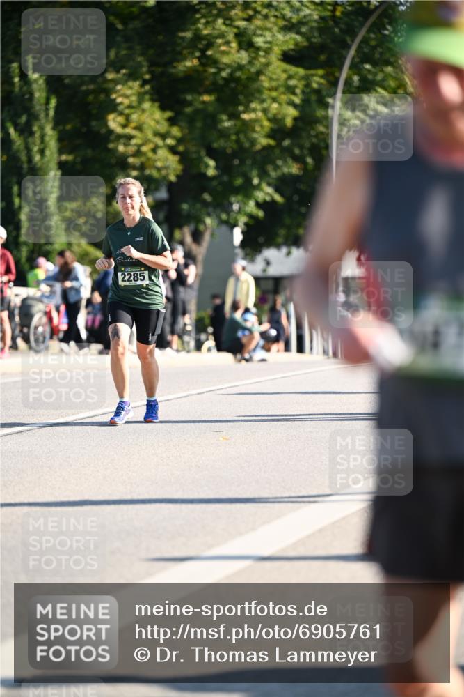 01.09.2024 - BARMER Alsterlauf Dr. Thomas Lammeyer http://msf.ph/oto/6905761 01.09.2024 09:41:25 Laufen 2285 meine-sportfotos.de