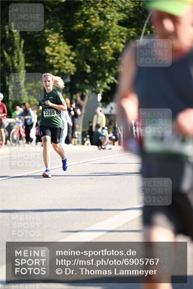 01.09.2024 - BARMER Alsterlauf Dr. Thomas Lammeyer http://msf.ph/oto/6905767 01.09.2024 09:41:25 Laufen 2285 meine-sportfotos.de