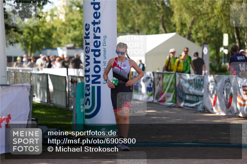 01.09.2024 - 17. Tribühne Triathlon Michael Strokosch http://msf.ph/oto/6905800 01.09.2024 11:08:58 Ziel 241 meine-sportfotos.de