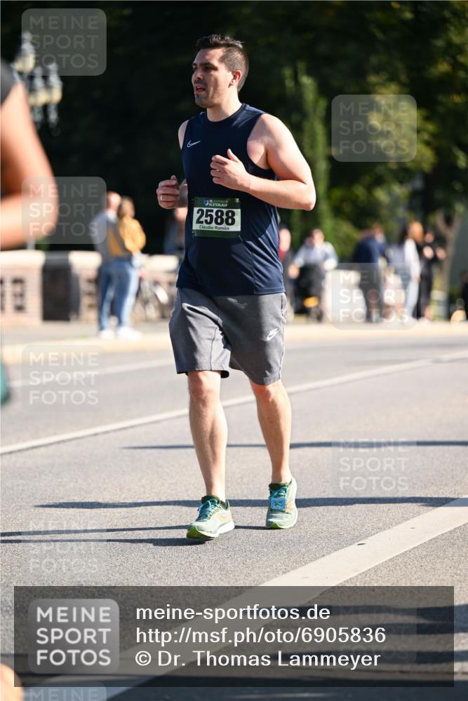 01.09.2024 - BARMER Alsterlauf Dr. Thomas Lammeyer http://msf.ph/oto/6905836 01.09.2024 09:41:29 Laufen 35, 2588 meine-sportfotos.de