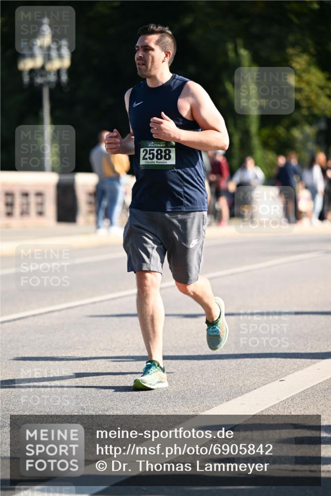 01.09.2024 - BARMER Alsterlauf Dr. Thomas Lammeyer http://msf.ph/oto/6905842 01.09.2024 09:41:29 Laufen 903, 135, 2588 meine-sportfotos.de