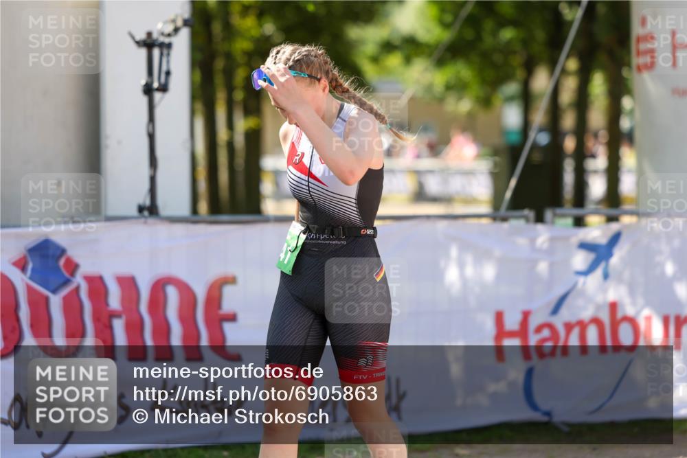 01.09.2024 - 17. Tribühne Triathlon Michael Strokosch http://msf.ph/oto/6905863 01.09.2024 11:09:04 Ziel  meine-sportfotos.de
