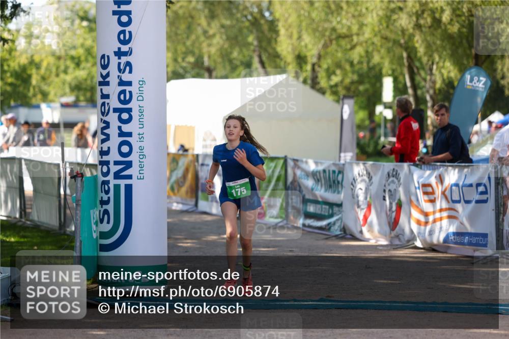 01.09.2024 - 17. Tribühne Triathlon Michael Strokosch http://msf.ph/oto/6905874 01.09.2024 11:09:31 Ziel 175 meine-sportfotos.de