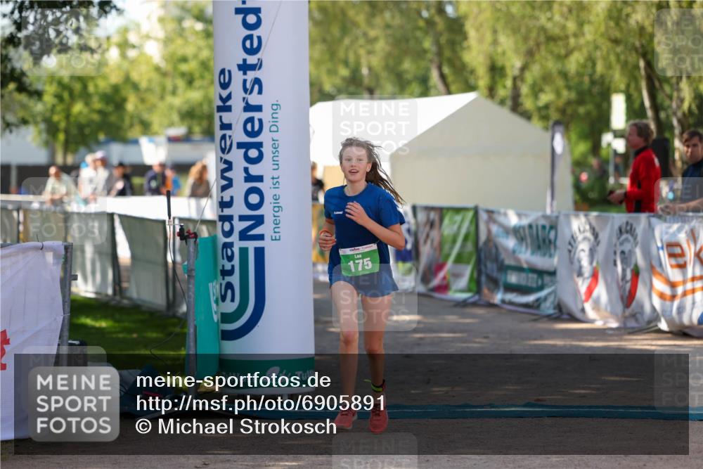 01.09.2024 - 17. Tribühne Triathlon Michael Strokosch http://msf.ph/oto/6905891 01.09.2024 11:09:31 Ziel 175 meine-sportfotos.de