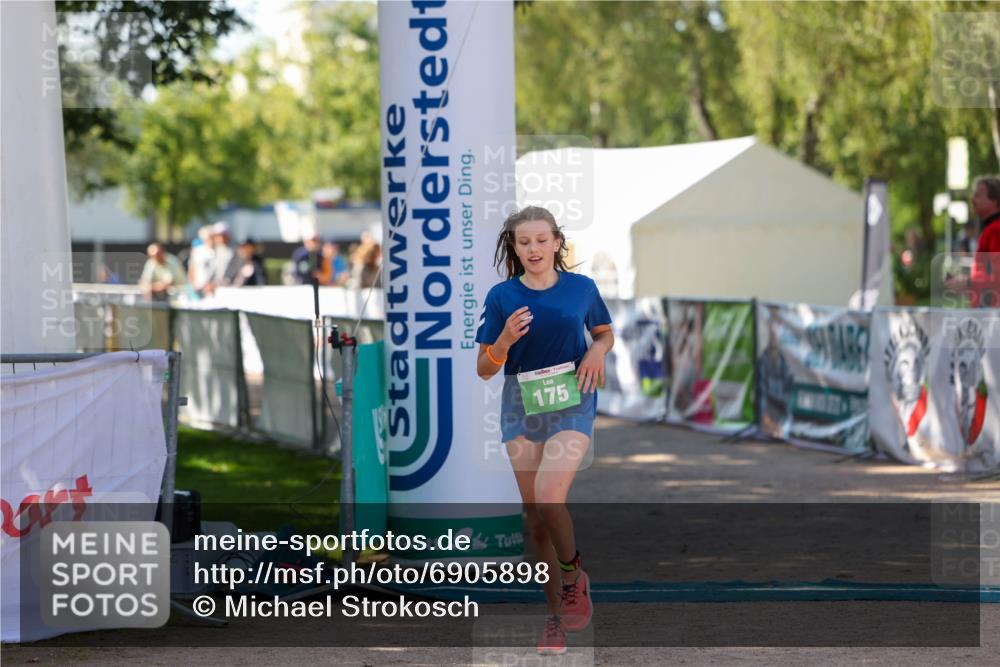 01.09.2024 - 17. Tribühne Triathlon Michael Strokosch http://msf.ph/oto/6905898 01.09.2024 11:09:32 Ziel 175 meine-sportfotos.de