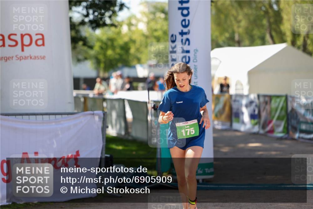 01.09.2024 - 17. Tribühne Triathlon Michael Strokosch http://msf.ph/oto/6905909 01.09.2024 11:09:32 Ziel 175 meine-sportfotos.de