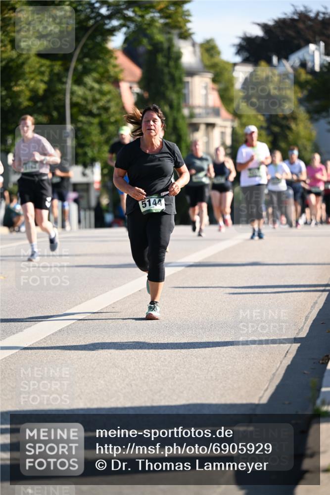 01.09.2024 - BARMER Alsterlauf Dr. Thomas Lammeyer http://msf.ph/oto/6905929 01.09.2024 09:41:33 Laufen 5144 meine-sportfotos.de