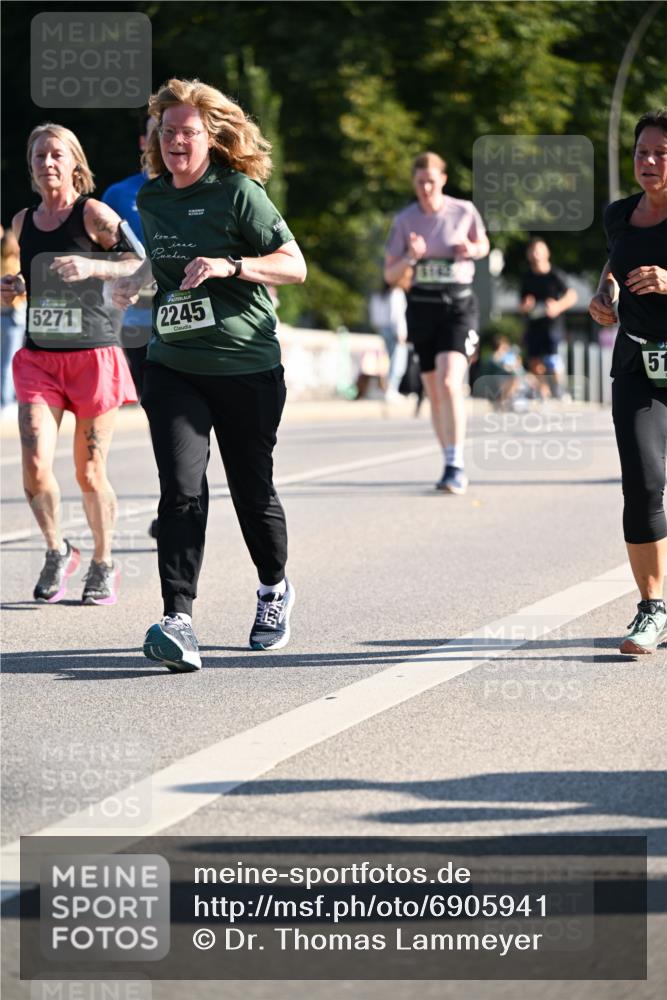01.09.2024 - BARMER Alsterlauf Dr. Thomas Lammeyer http://msf.ph/oto/6905941 01.09.2024 09:41:34 Laufen 5271, 2245, 51 meine-sportfotos.de