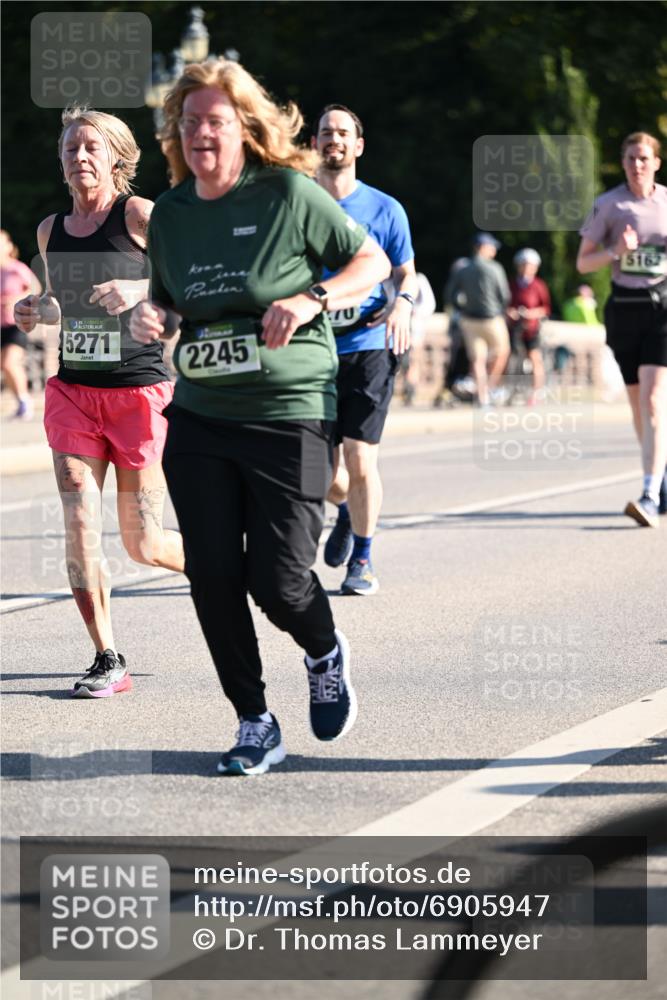 01.09.2024 - BARMER Alsterlauf Dr. Thomas Lammeyer http://msf.ph/oto/6905947 01.09.2024 09:41:35 Laufen 5, 5271, 2245, 70, 5162 meine-sportfotos.de