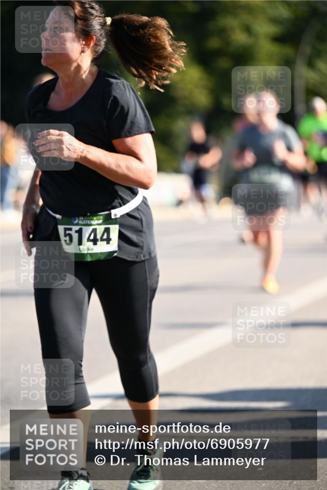 01.09.2024 - BARMER Alsterlauf Dr. Thomas Lammeyer http://msf.ph/oto/6905977 01.09.2024 09:41:36 Laufen 5144 meine-sportfotos.de
