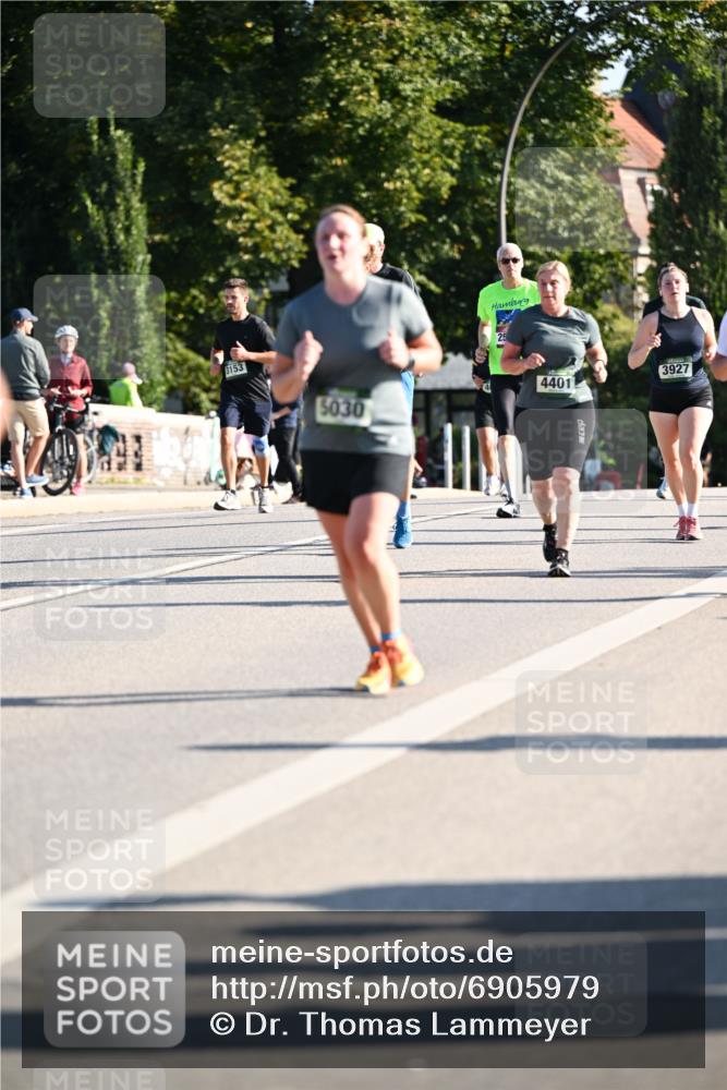 01.09.2024 - BARMER Alsterlauf Dr. Thomas Lammeyer http://msf.ph/oto/6905979 01.09.2024 09:41:37 Laufen 3153, 5030, 3927, 4401 meine-sportfotos.de