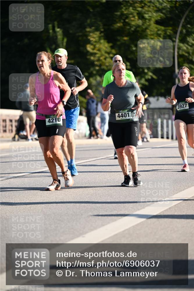 01.09.2024 - BARMER Alsterlauf Dr. Thomas Lammeyer http://msf.ph/oto/6906037 01.09.2024 09:41:39 Laufen 4210, 4401, 3927 meine-sportfotos.de