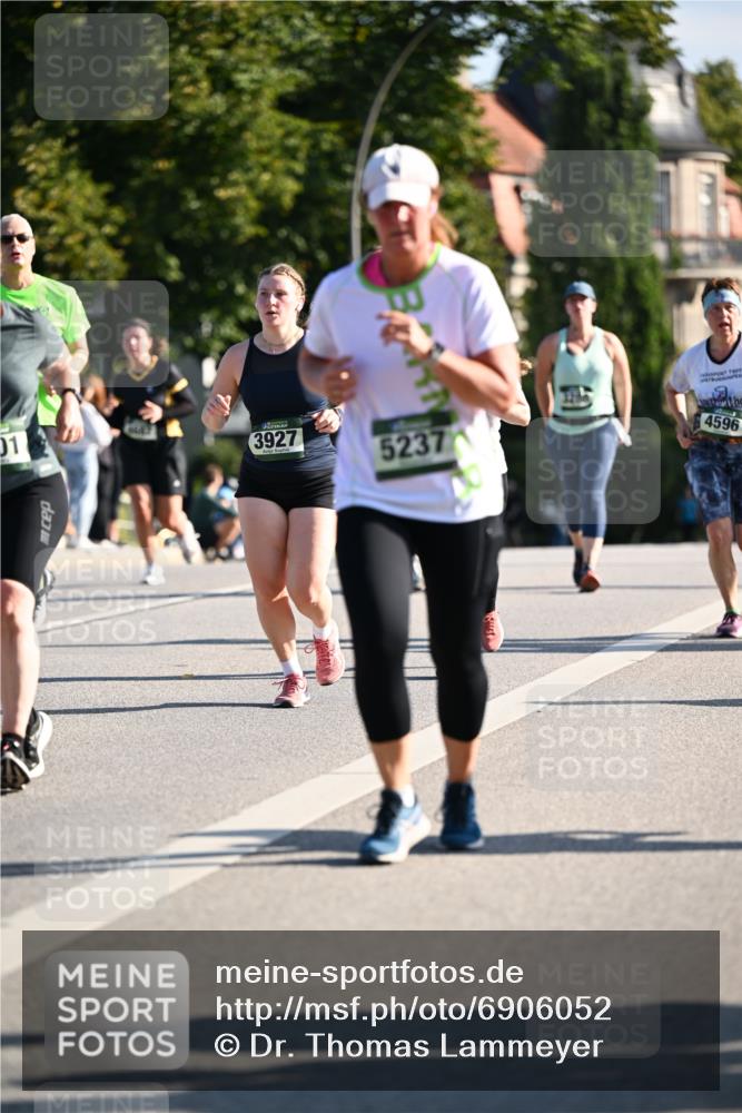 01.09.2024 - BARMER Alsterlauf Dr. Thomas Lammeyer http://msf.ph/oto/6906052 01.09.2024 09:41:39 Laufen 01, 3927, 5237, 4596 meine-sportfotos.de