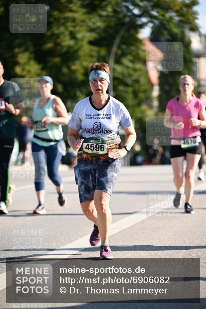 01.09.2024 - BARMER Alsterlauf Dr. Thomas Lammeyer http://msf.ph/oto/6906082 01.09.2024 09:41:43 Laufen 35, 4596, 4570 meine-sportfotos.de