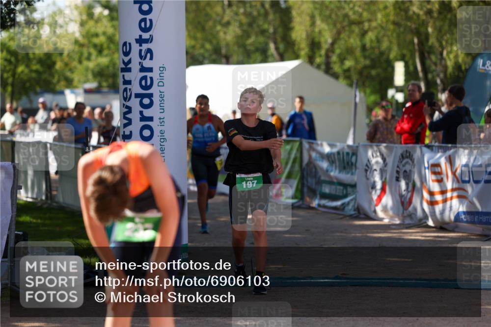 01.09.2024 - 17. Tribühne Triathlon Michael Strokosch http://msf.ph/oto/6906103 01.09.2024 11:10:18 Ziel 108, 180, 189, 197 meine-sportfotos.de