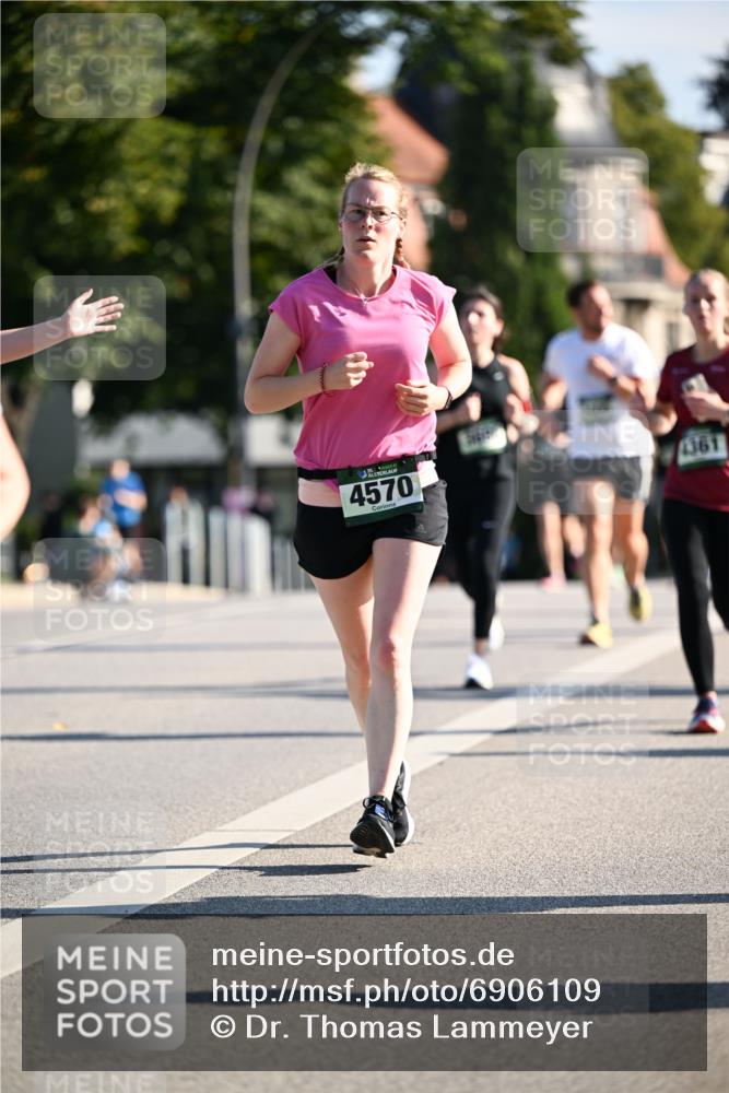 01.09.2024 - BARMER Alsterlauf Dr. Thomas Lammeyer http://msf.ph/oto/6906109 01.09.2024 09:41:45 Laufen 4570, 1361 meine-sportfotos.de