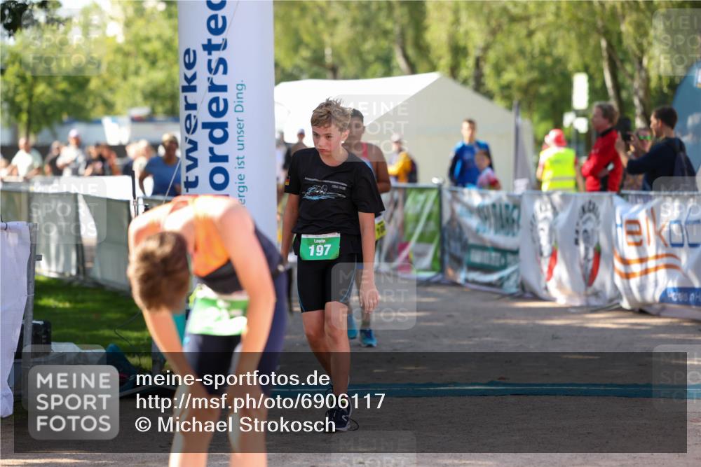 01.09.2024 - 17. Tribühne Triathlon Michael Strokosch http://msf.ph/oto/6906117 01.09.2024 11:10:19 Ziel 108, 138, 180, 189, 197 meine-sportfotos.de