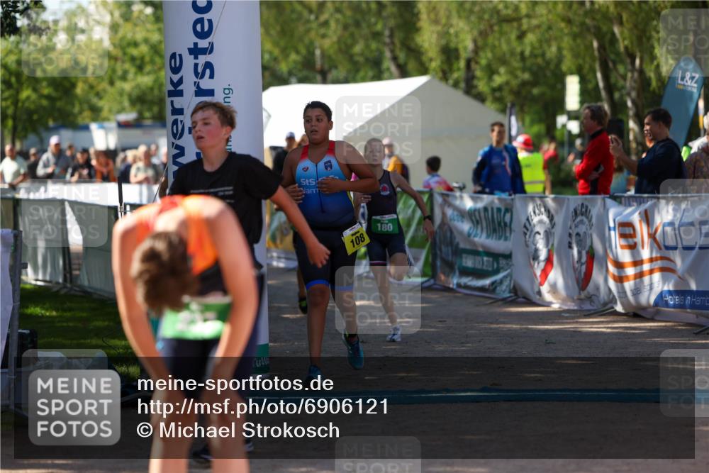 01.09.2024 - 17. Tribühne Triathlon Michael Strokosch http://msf.ph/oto/6906121 01.09.2024 11:10:20 Ziel 108, 138, 180, 189, 197 meine-sportfotos.de