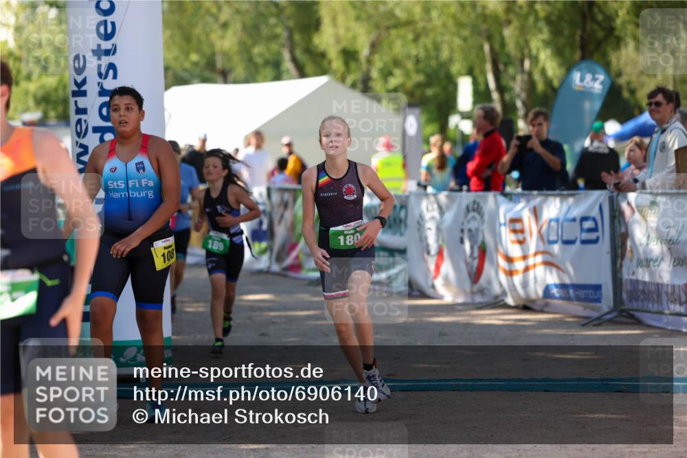 01.09.2024 - 17. Tribühne Triathlon Michael Strokosch http://msf.ph/oto/6906140 01.09.2024 11:10:22 Ziel 108, 138, 180, 189, 197 meine-sportfotos.de