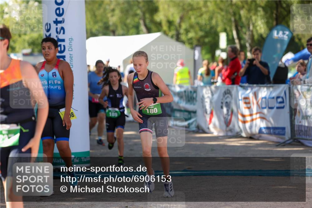 01.09.2024 - 17. Tribühne Triathlon Michael Strokosch http://msf.ph/oto/6906153 01.09.2024 11:10:22 Ziel 108, 138, 180, 189, 197 meine-sportfotos.de