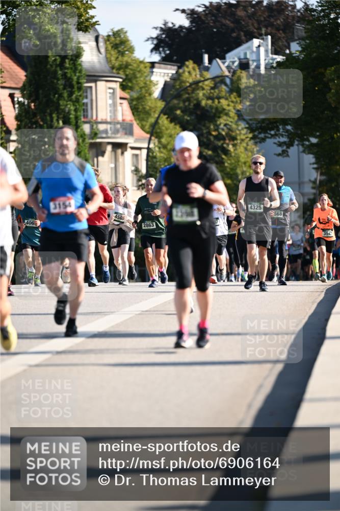 01.09.2024 - BARMER Alsterlauf Dr. Thomas Lammeyer http://msf.ph/oto/6906164 01.09.2024 09:41:48 Laufen 3154, 4325, 668, 4588, 406, 2863, 3542 meine-sportfotos.de
