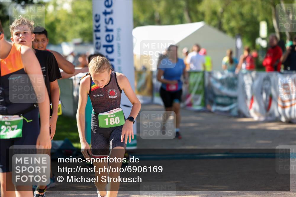 01.09.2024 - 17. Tribühne Triathlon Michael Strokosch http://msf.ph/oto/6906169 01.09.2024 11:10:24 Ziel 108, 138, 180, 189, 193 meine-sportfotos.de