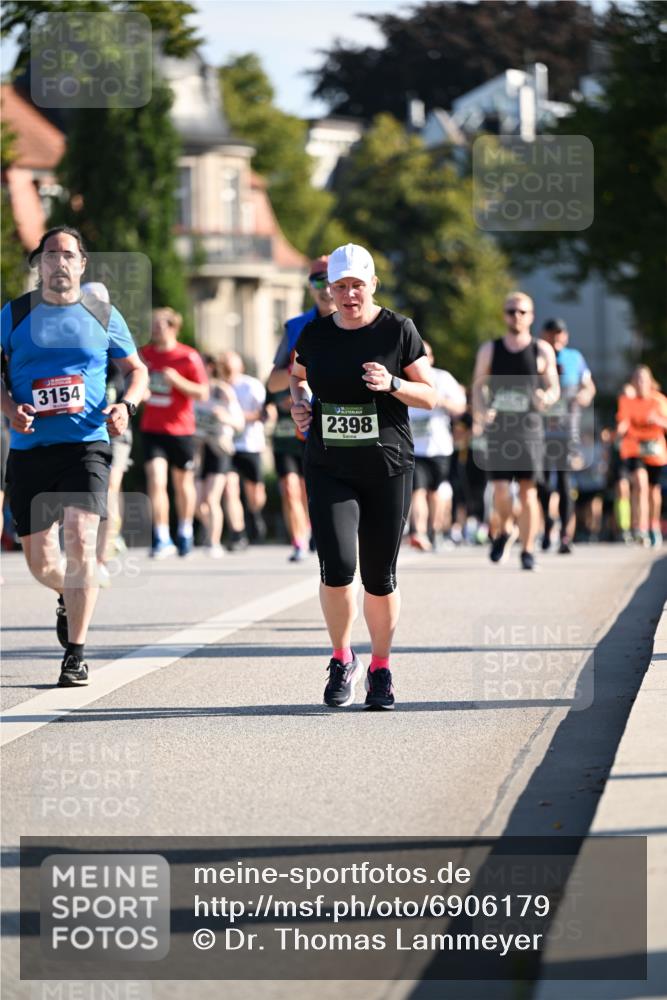 01.09.2024 - BARMER Alsterlauf Dr. Thomas Lammeyer http://msf.ph/oto/6906179 01.09.2024 09:41:49 Laufen 3154, 2398 meine-sportfotos.de