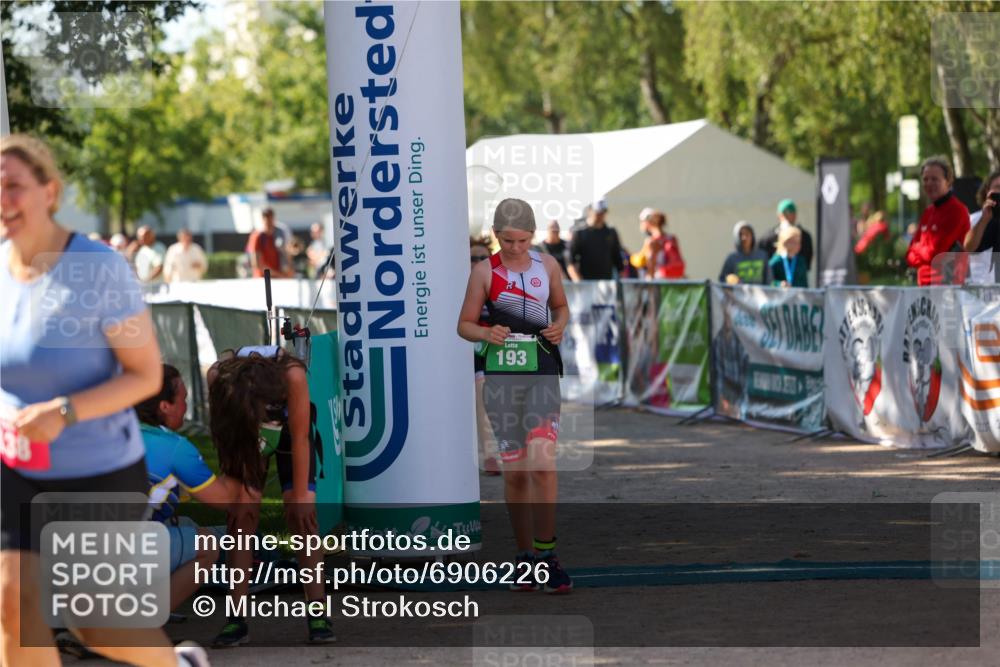 01.09.2024 - 17. Tribühne Triathlon Michael Strokosch http://msf.ph/oto/6906226 01.09.2024 11:10:29 Ziel 138, 190, 193 meine-sportfotos.de