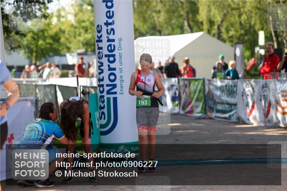 01.09.2024 - 17. Tribühne Triathlon Michael Strokosch http://msf.ph/oto/6906227 01.09.2024 11:10:30 Ziel 138, 190, 193 meine-sportfotos.de