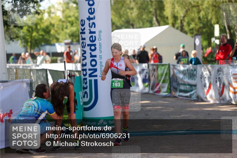 01.09.2024 - 17. Tribühne Triathlon Michael Strokosch http://msf.ph/oto/6906231 01.09.2024 11:10:30 Ziel 138, 190, 193 meine-sportfotos.de