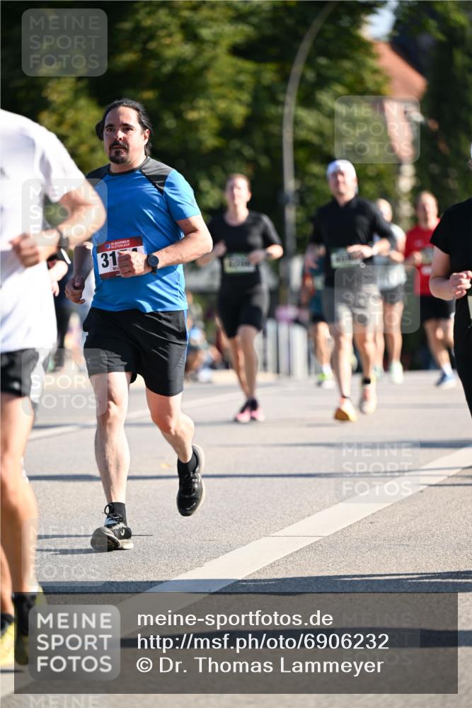 01.09.2024 - BARMER Alsterlauf Dr. Thomas Lammeyer http://msf.ph/oto/6906232 01.09.2024 09:41:51 Laufen 35, 31 meine-sportfotos.de