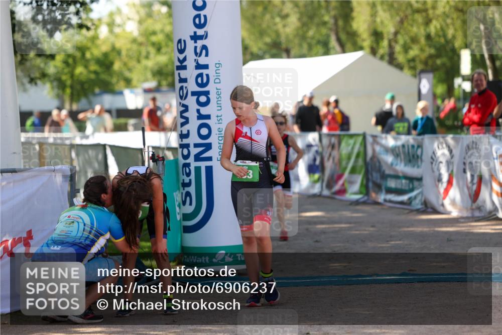 01.09.2024 - 17. Tribühne Triathlon Michael Strokosch http://msf.ph/oto/6906237 01.09.2024 11:10:30 Ziel 138, 190, 193 meine-sportfotos.de