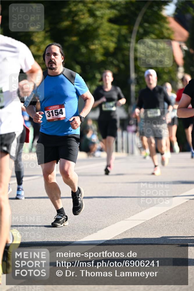01.09.2024 - BARMER Alsterlauf Dr. Thomas Lammeyer http://msf.ph/oto/6906241 01.09.2024 09:41:51 Laufen 35, 3154 meine-sportfotos.de