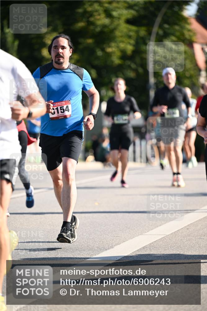 01.09.2024 - BARMER Alsterlauf Dr. Thomas Lammeyer http://msf.ph/oto/6906243 01.09.2024 09:41:51 Laufen 35, 3154 meine-sportfotos.de