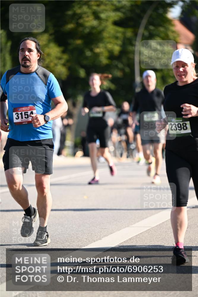 01.09.2024 - BARMER Alsterlauf Dr. Thomas Lammeyer http://msf.ph/oto/6906253 01.09.2024 09:41:51 Laufen 35, 3154, 2398 meine-sportfotos.de