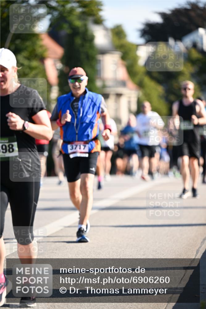 01.09.2024 - BARMER Alsterlauf Dr. Thomas Lammeyer http://msf.ph/oto/6906260 01.09.2024 09:41:52 Laufen 98, 3717 meine-sportfotos.de