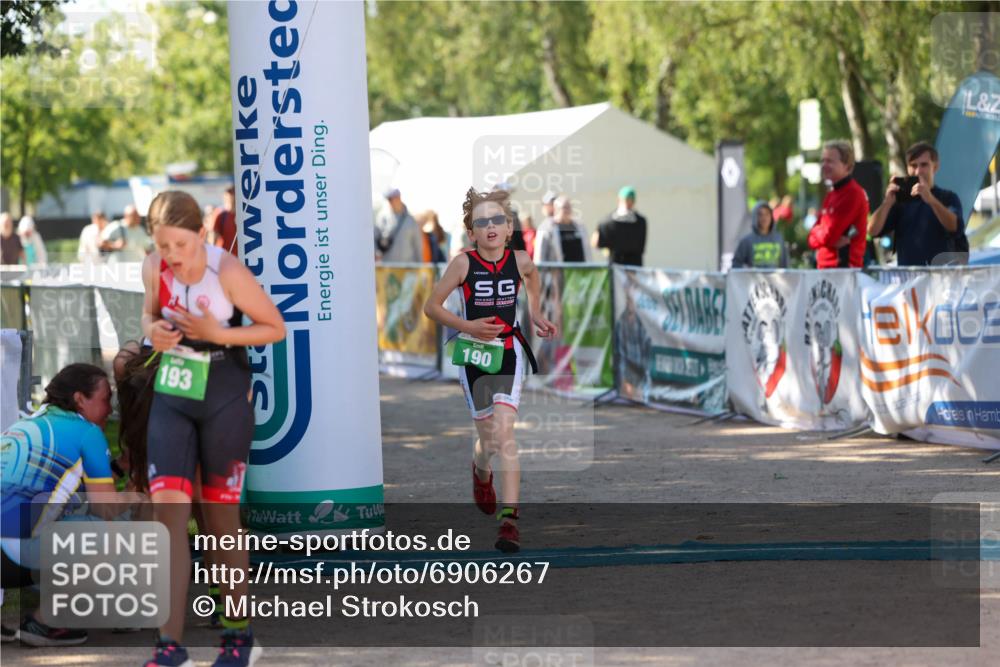 01.09.2024 - 17. Tribühne Triathlon Michael Strokosch http://msf.ph/oto/6906267 01.09.2024 11:10:32 Ziel 190, 193 meine-sportfotos.de