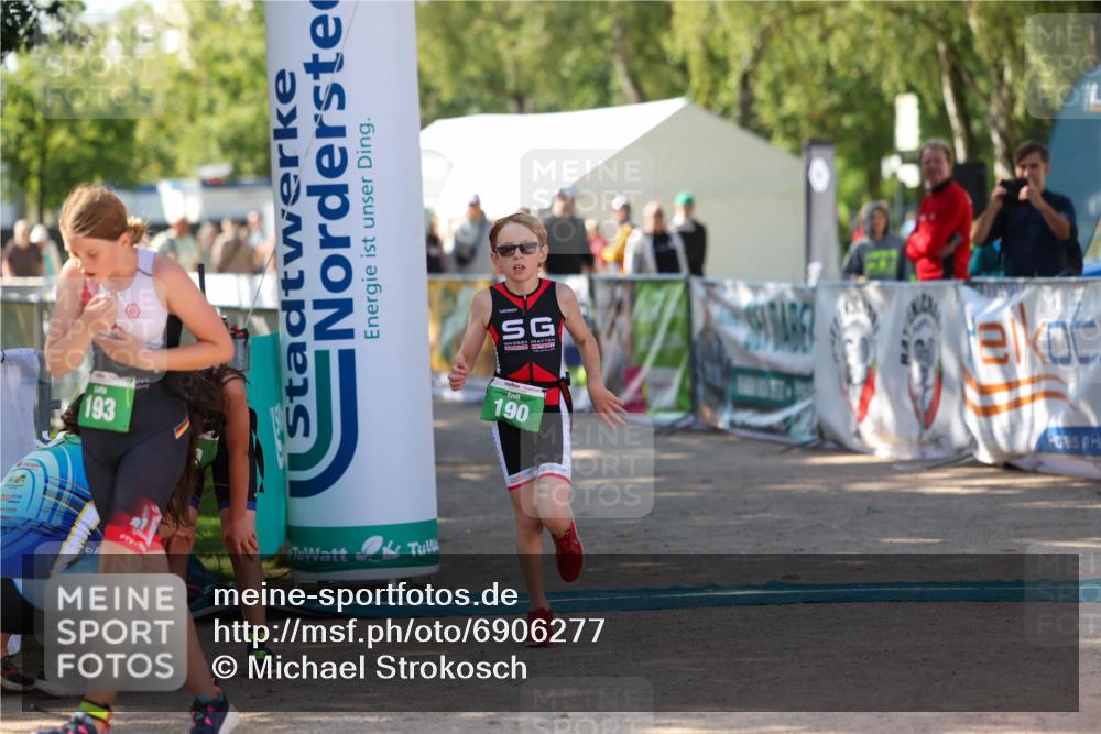 01.09.2024 - 17. Tribühne Triathlon Michael Strokosch http://msf.ph/oto/6906277 01.09.2024 11:10:32 Ziel 190, 193 meine-sportfotos.de