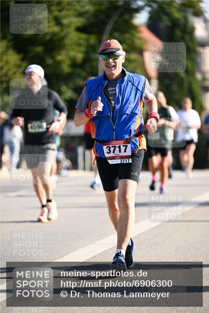 01.09.2024 - BARMER Alsterlauf Dr. Thomas Lammeyer http://msf.ph/oto/6906300 01.09.2024 09:41:53 Laufen 01, 04, 135, 3717, 3717 meine-sportfotos.de