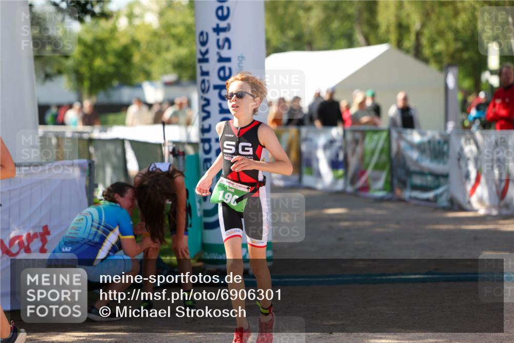 01.09.2024 - 17. Tribühne Triathlon Michael Strokosch http://msf.ph/oto/6906301 01.09.2024 11:10:33 Ziel 190, 193 meine-sportfotos.de