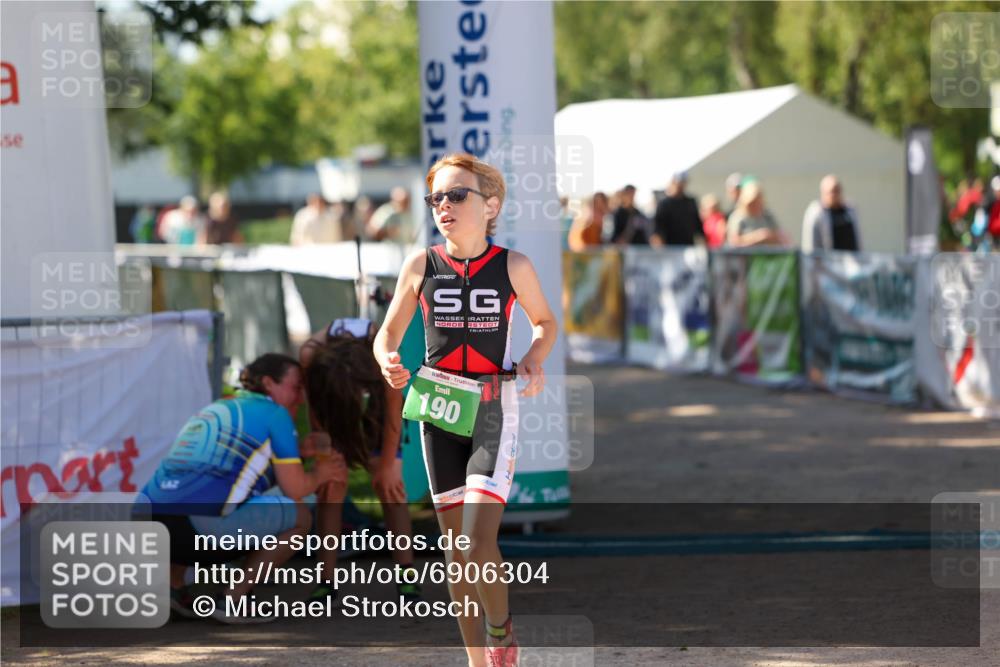 01.09.2024 - 17. Tribühne Triathlon Michael Strokosch http://msf.ph/oto/6906304 01.09.2024 11:10:34 Ziel 190, 193 meine-sportfotos.de