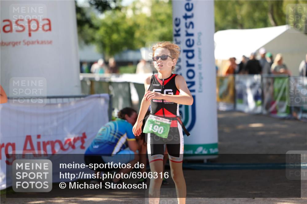 01.09.2024 - 17. Tribühne Triathlon Michael Strokosch http://msf.ph/oto/6906316 01.09.2024 11:10:34 Ziel 190, 193 meine-sportfotos.de