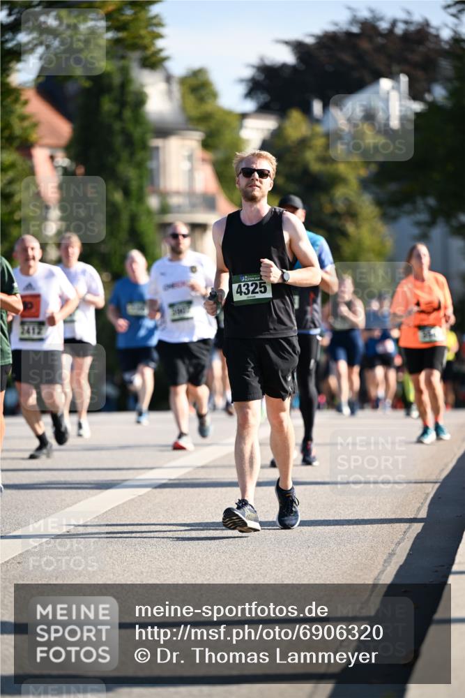 01.09.2024 - BARMER Alsterlauf Dr. Thomas Lammeyer http://msf.ph/oto/6906320 01.09.2024 09:41:55 Laufen 4325 meine-sportfotos.de