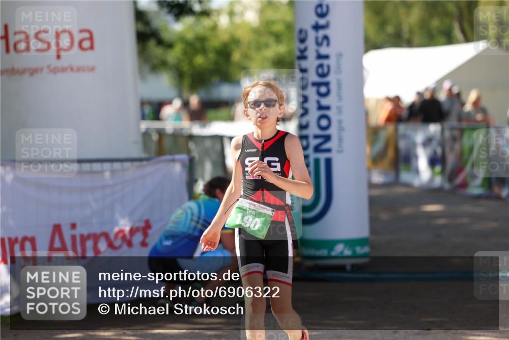 01.09.2024 - 17. Tribühne Triathlon Michael Strokosch http://msf.ph/oto/6906322 01.09.2024 11:10:34 Ziel 190, 193 meine-sportfotos.de