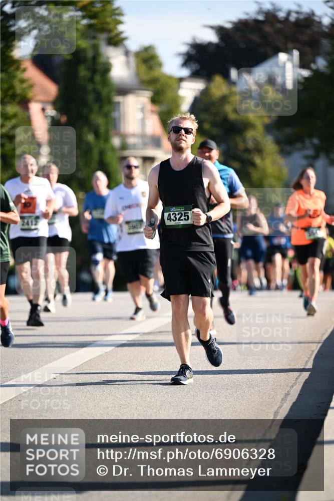 01.09.2024 - BARMER Alsterlauf Dr. Thomas Lammeyer http://msf.ph/oto/6906328 01.09.2024 09:41:55 Laufen 4325 meine-sportfotos.de