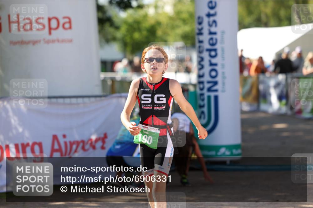 01.09.2024 - 17. Tribühne Triathlon Michael Strokosch http://msf.ph/oto/6906331 01.09.2024 11:10:35 Ziel 190 meine-sportfotos.de
