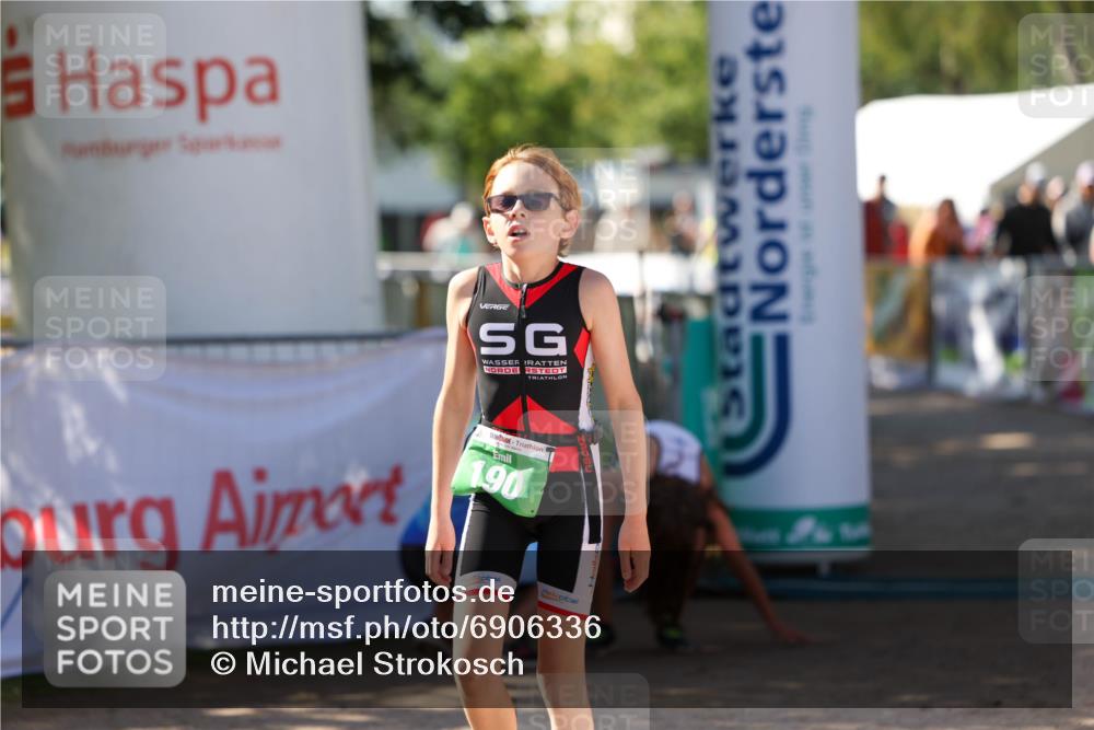 01.09.2024 - 17. Tribühne Triathlon Michael Strokosch http://msf.ph/oto/6906336 01.09.2024 11:10:35 Ziel 190 meine-sportfotos.de