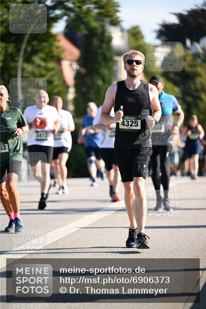 01.09.2024 - BARMER Alsterlauf Dr. Thomas Lammeyer http://msf.ph/oto/6906373 01.09.2024 09:41:56 Laufen 3413, 63, 35, 4325 meine-sportfotos.de